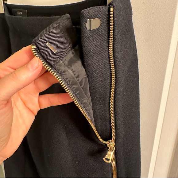 J. Crew Women's Zip Pencil Skirt Size 6 Black Wool - Picture 3 of 9
